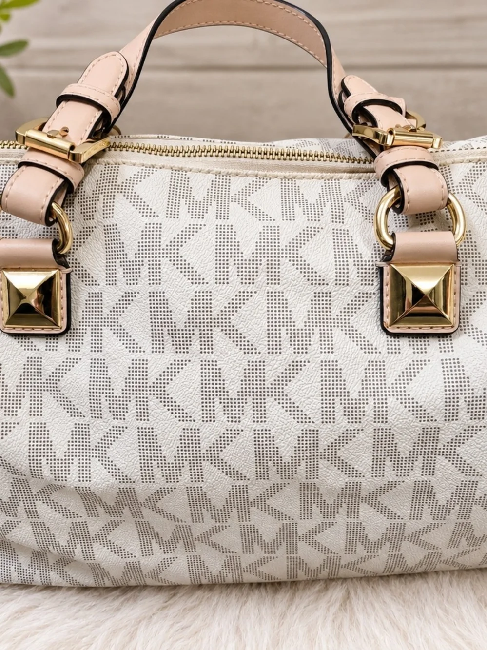 Michael Kors Vanilla Satchel Bag Model 35f6ggys3b